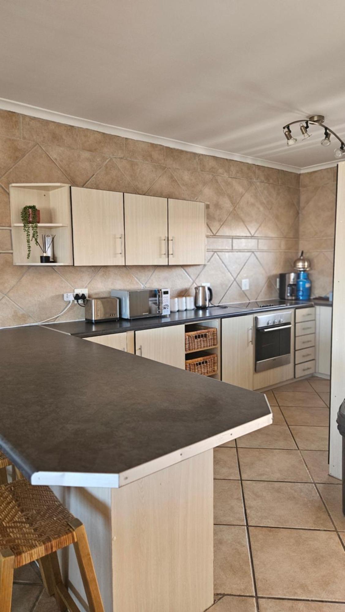 Madriko 36 Cozy Self Catering 2 Bedroom Apartment Лангебан Екстериор снимка